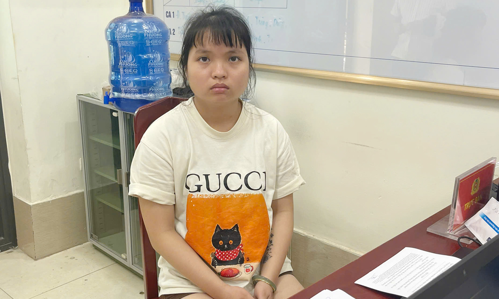 Kh&aacute;m x&eacute;t khẩn cấp, khởi tố chủ nh&agrave; nghỉ Vũ Thị Thu SN 2002- Ảnh 1.