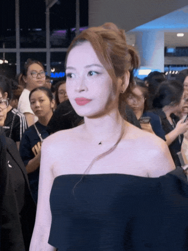 Thảm đỏ HOT nhất h&ocirc;m nay: Phương Anh Đ&agrave;o - Nh&atilde; Phương đọ visual kh&eacute;t lẹt, Chi Pu vừa xuất hiện đ&atilde; g&acirc;y n&aacute;o loạn- Ảnh 4.