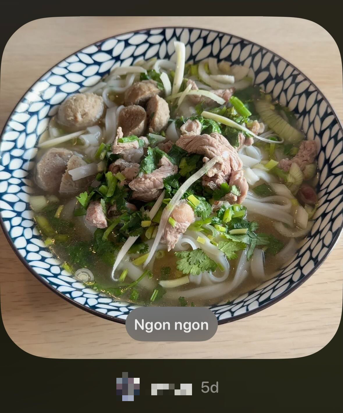 Kh&aacute;ch T&acirc;y d&ugrave;ng hết vốn liếng tiếng Việt để chơi Locket: Thấy sai sai nhưng sao viral thế n&agrave;y- Ảnh 2.