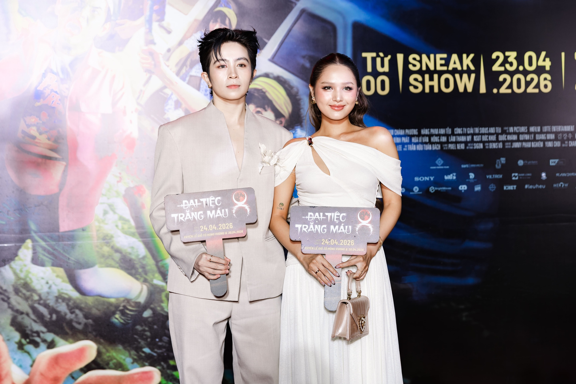 Thảm đỏ Đại Tiệc Trăng M&aacute;u 8: Tam Triều D&acirc;ng - V&otilde; Điền Gia Huy đẹp đ&ocirc;i chết mất, visual Miu L&ecirc; g&acirc;y sốc MXH- Ảnh 10.