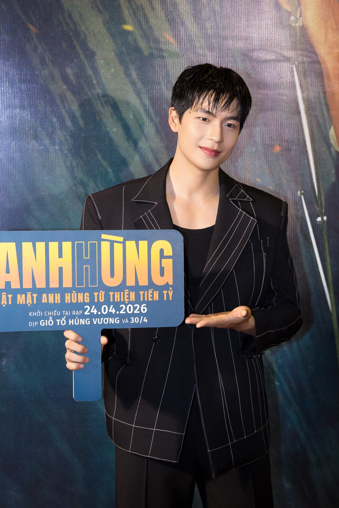 Thảm đỏ HOT nhất h&ocirc;m nay: Phương Anh Đ&agrave;o - Nh&atilde; Phương đọ visual kh&eacute;t lẹt, Chi Pu vừa xuất hiện đ&atilde; g&acirc;y n&aacute;o loạn- Ảnh 13.