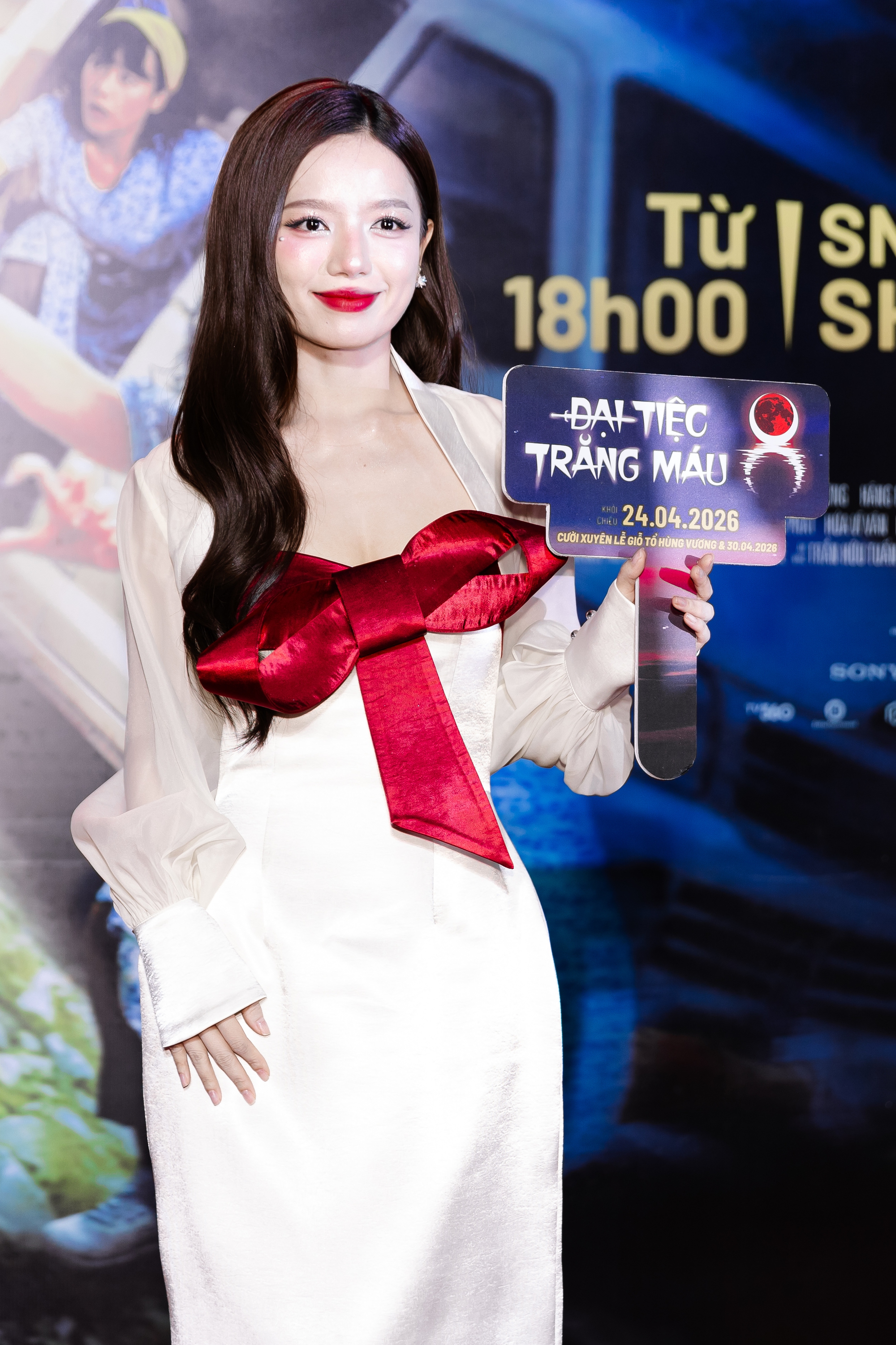 Thảm đỏ Đại Tiệc Trăng M&aacute;u 8: Tam Triều D&acirc;ng - V&otilde; Điền Gia Huy đẹp đ&ocirc;i chết mất, visual Miu L&ecirc; g&acirc;y sốc MXH- Ảnh 7.