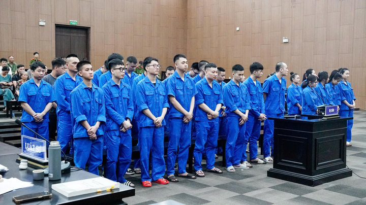 Cựu Ph&oacute; Chủ tịch phường ở H&agrave; Nội 'x&agrave;o ke' tại qu&aacute;n karaoke lĩnh 7 năm t&ugrave;- Ảnh 2.