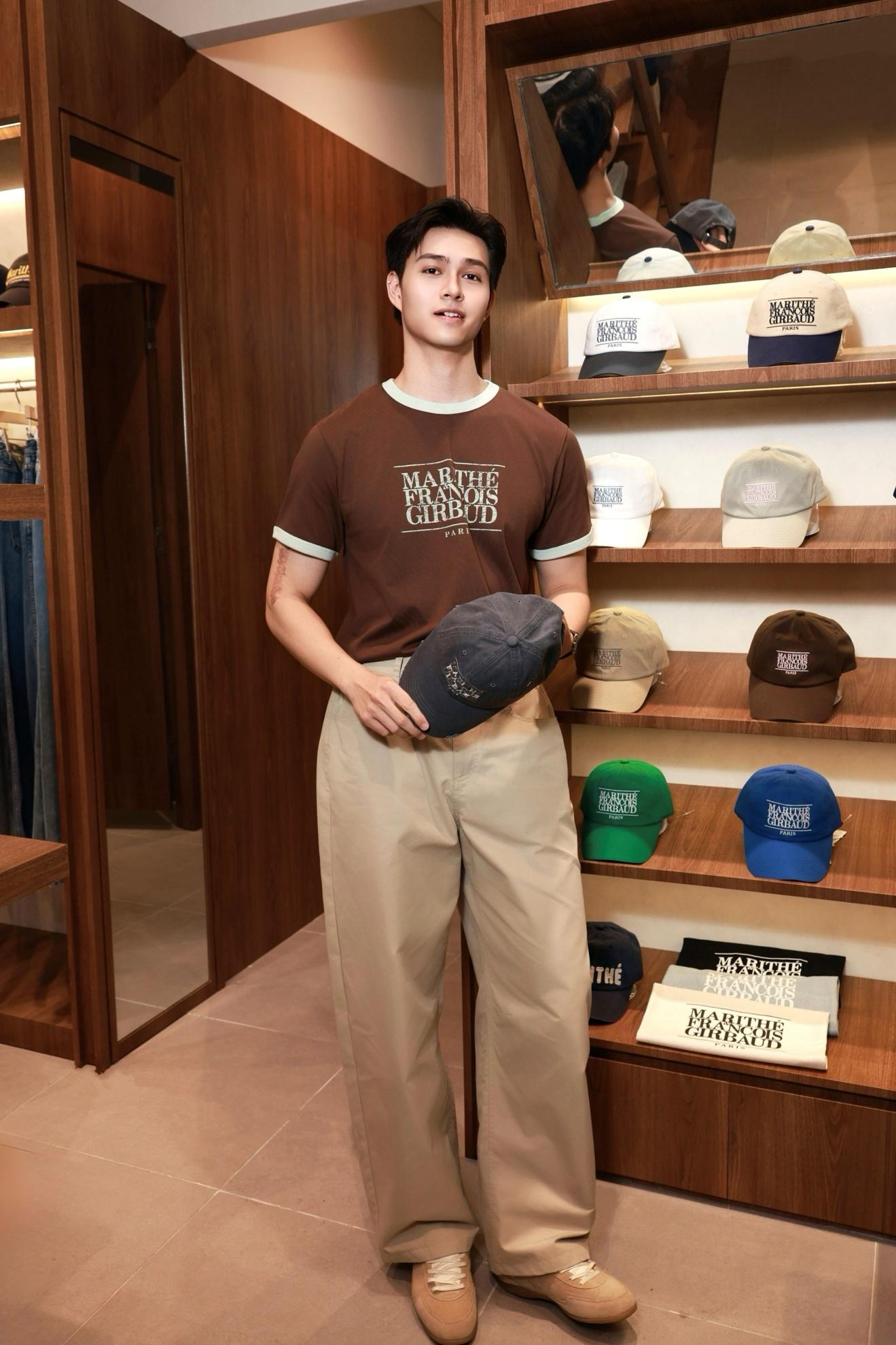 Quỳnh Anh Shyn, Tr&acirc;m Ng&ocirc;, L&ecirc; Chi &ldquo;l&ecirc;n đồ&rdquo; trẻ trung tại store đầu ti&ecirc;n của MARITH&Eacute; FRAN&Ccedil;OIS GIRBAUD - Ảnh 3.