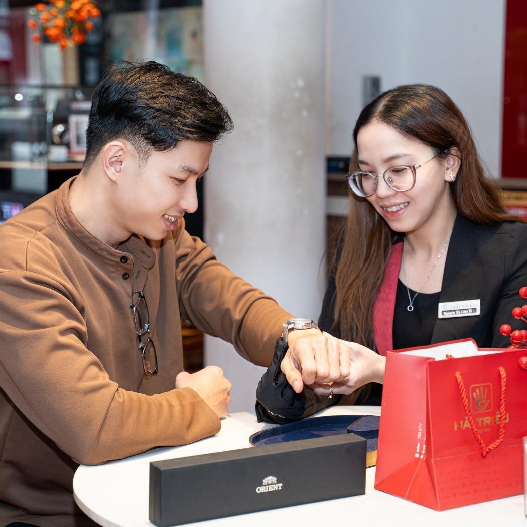 Đồng Hồ Hải Triều: Nơi quy tụ 20+ thương hiệu danh tiếng thế giới - Ảnh 3.