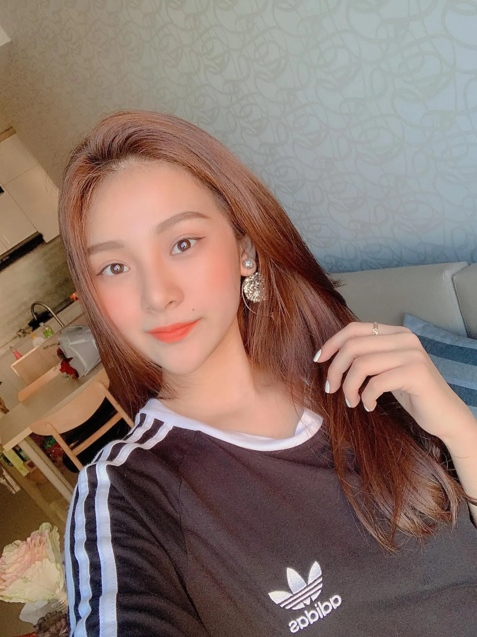 Tam Triều D&acirc;ng lộ đ&ocirc;i ch&acirc;n cực phẩm, ảnh 7 năm trước đ&atilde; thấy tương lai l&agrave;m ngọc nữ của Vbiz- Ảnh 2.