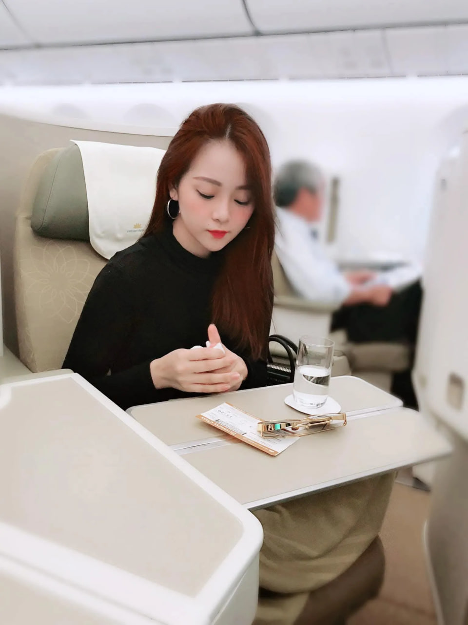 Tam Triều D&acirc;ng lộ đ&ocirc;i ch&acirc;n cực phẩm, ảnh 7 năm trước đ&atilde; thấy tương lai l&agrave;m ngọc nữ của Vbiz- Ảnh 3.