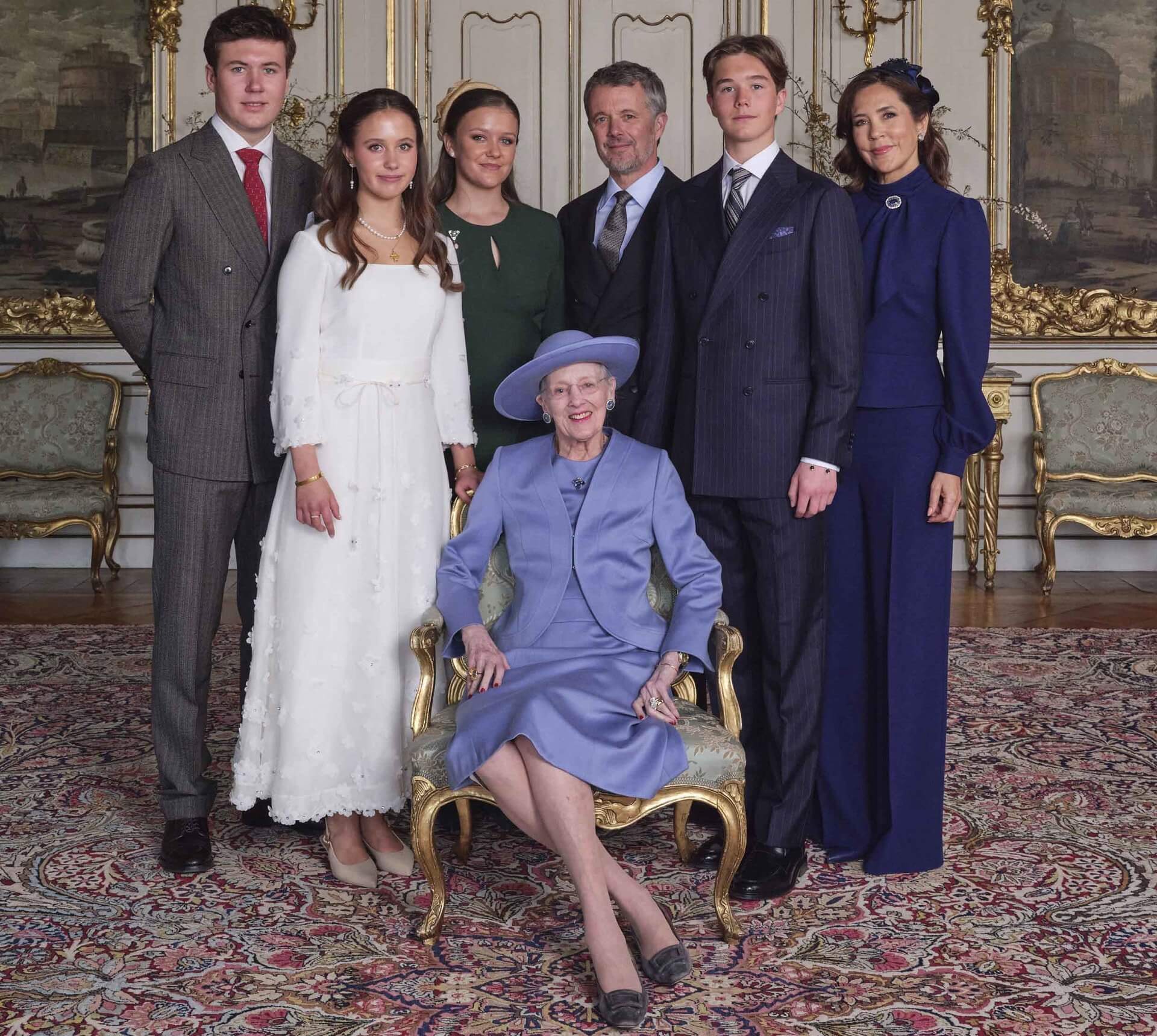 Cặp Ho&agrave;ng tử - C&ocirc;ng ch&uacute;a song sinh xinh đẹp của Đan Mạch hiện tại ra sao? - Ảnh 11.