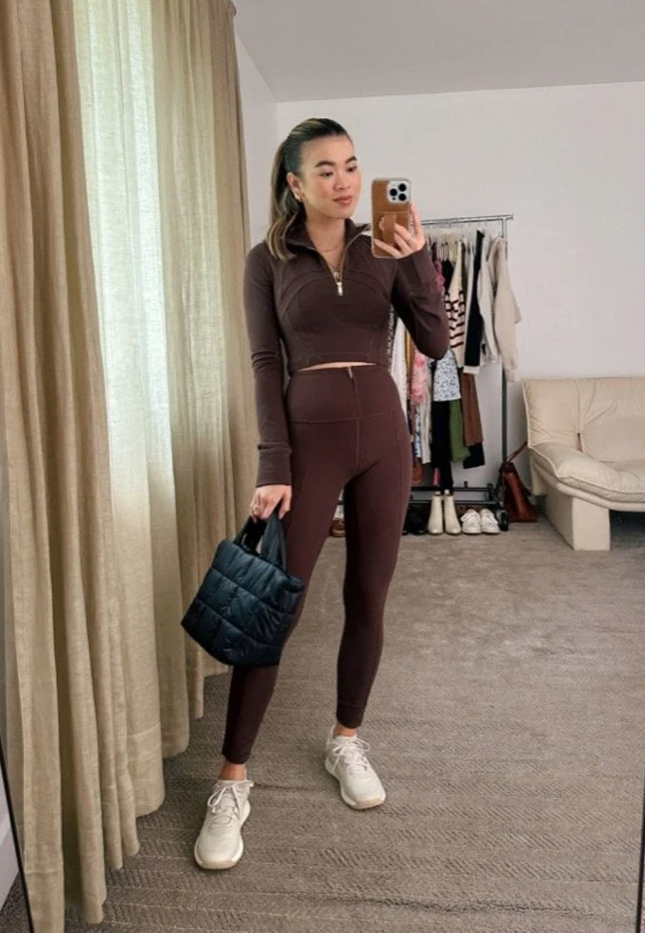 Đồ tập Alo Yoga 8 triệu đồng r&aacute;ch ngay sau 1 th&aacute;ng, rất nhiều người đang gọi t&ecirc;n Lululemon- Ảnh 11.