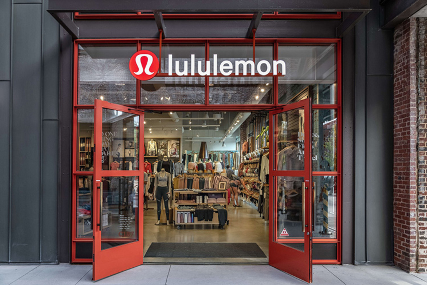 Đồ tập Alo Yoga 8 triệu đồng r&aacute;ch ngay sau 1 th&aacute;ng, rất nhiều người đang gọi t&ecirc;n Lululemon- Ảnh 12.