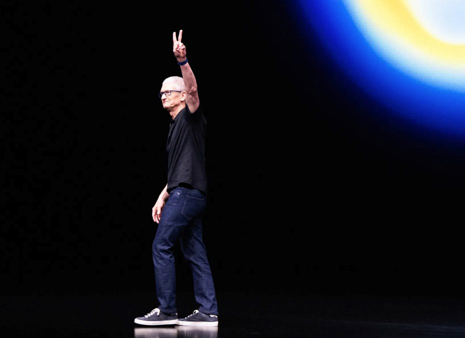 N&oacute;ng: Tim Cook từ chức CEO Apple- Ảnh 1.