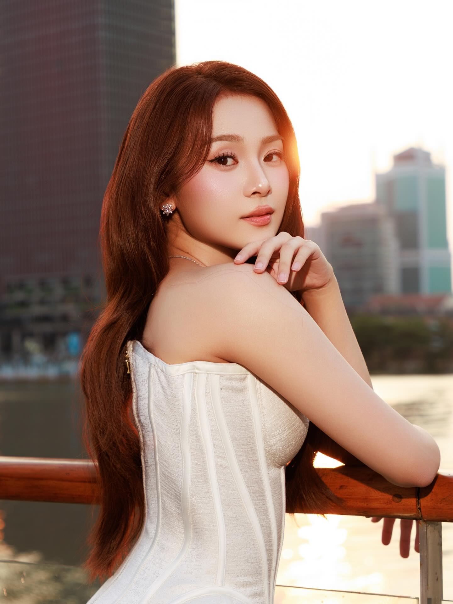 Tam Triều D&acirc;ng lộ đ&ocirc;i ch&acirc;n cực phẩm, ảnh 7 năm trước đ&atilde; thấy tương lai l&agrave;m ngọc nữ của Vbiz- Ảnh 10.