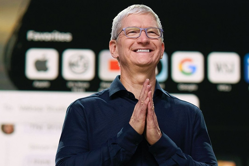 Tim Cook bị giảm lương khi c&ograve;n l&agrave; CEO Apple- Ảnh 1.