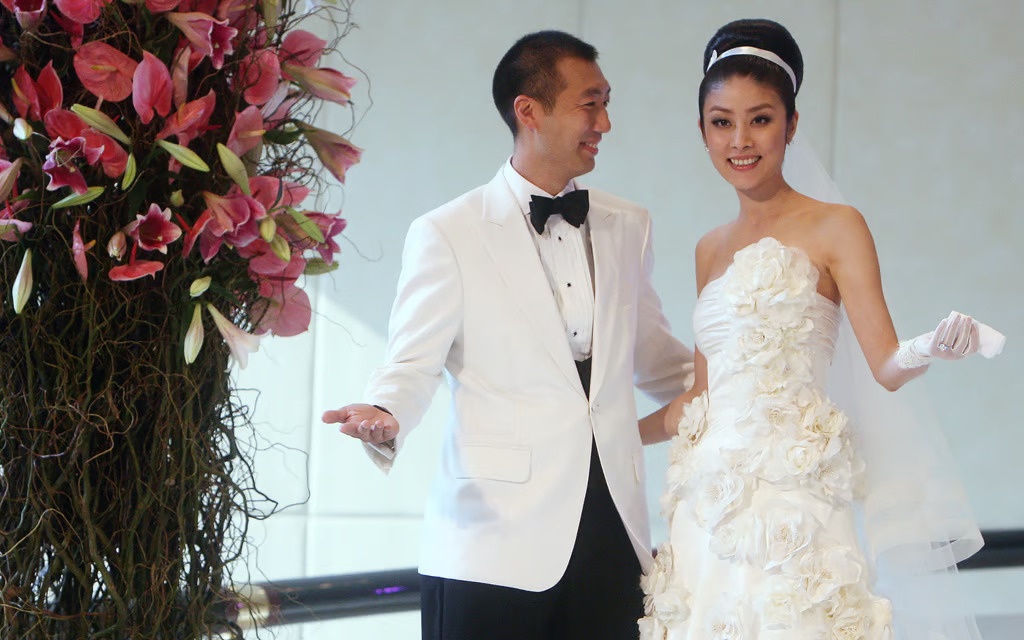 Showbiz c&oacute; mỹ nh&acirc;n kh&ocirc;ng ai d&aacute;m đắc tội: C&ocirc;ng ch&uacute;a gia tộc 300.000 tỷ, c&oacute; bản hit được đem đi tỏ t&igrave;nh nhiều nhất cả nước - Ảnh 8.