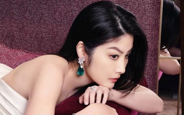 Showbiz c&oacute; mỹ nh&acirc;n kh&ocirc;ng ai d&aacute;m đắc tội: C&ocirc;ng ch&uacute;a gia tộc 300.000 tỷ, c&oacute; bản hit được đem đi tỏ t&igrave;nh nhiều nhất cả nước - Ảnh 11.