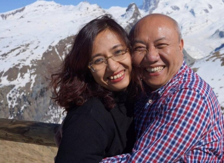 BTV Thời sự 19h kết h&ocirc;n với nguy&ecirc;n PGĐ Bệnh viện Việt Đức: Sau 10 năm nghỉ việc, hiện tại g&acirc;y bất ngờ - Ảnh 10.