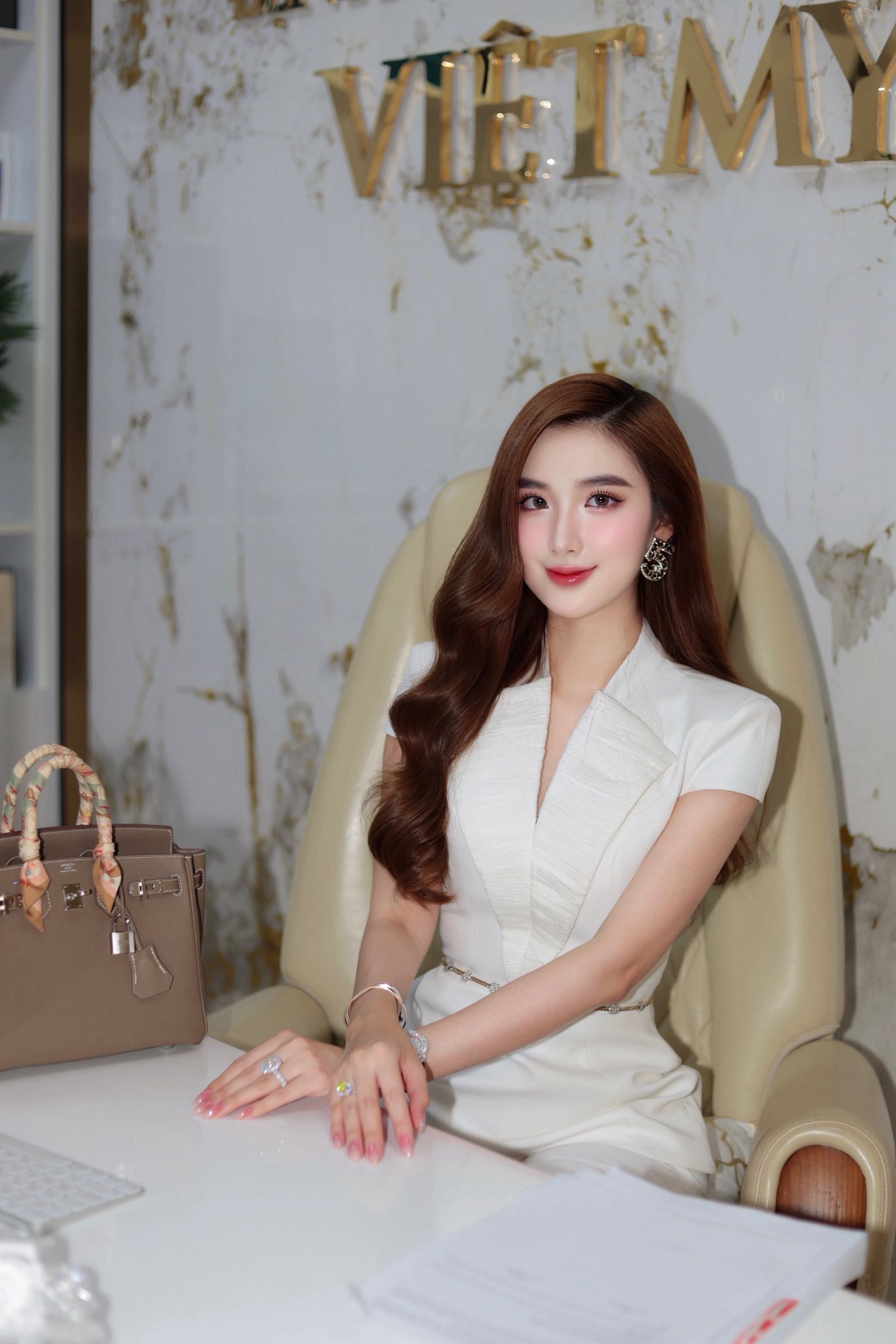 Mỹ nh&acirc;n Việt vừa c&ocirc;ng khai c&oacute; con trai 3 tuổi với b&aacute;c sĩ thẩm mỹ nổi tiếng- Ảnh 6.