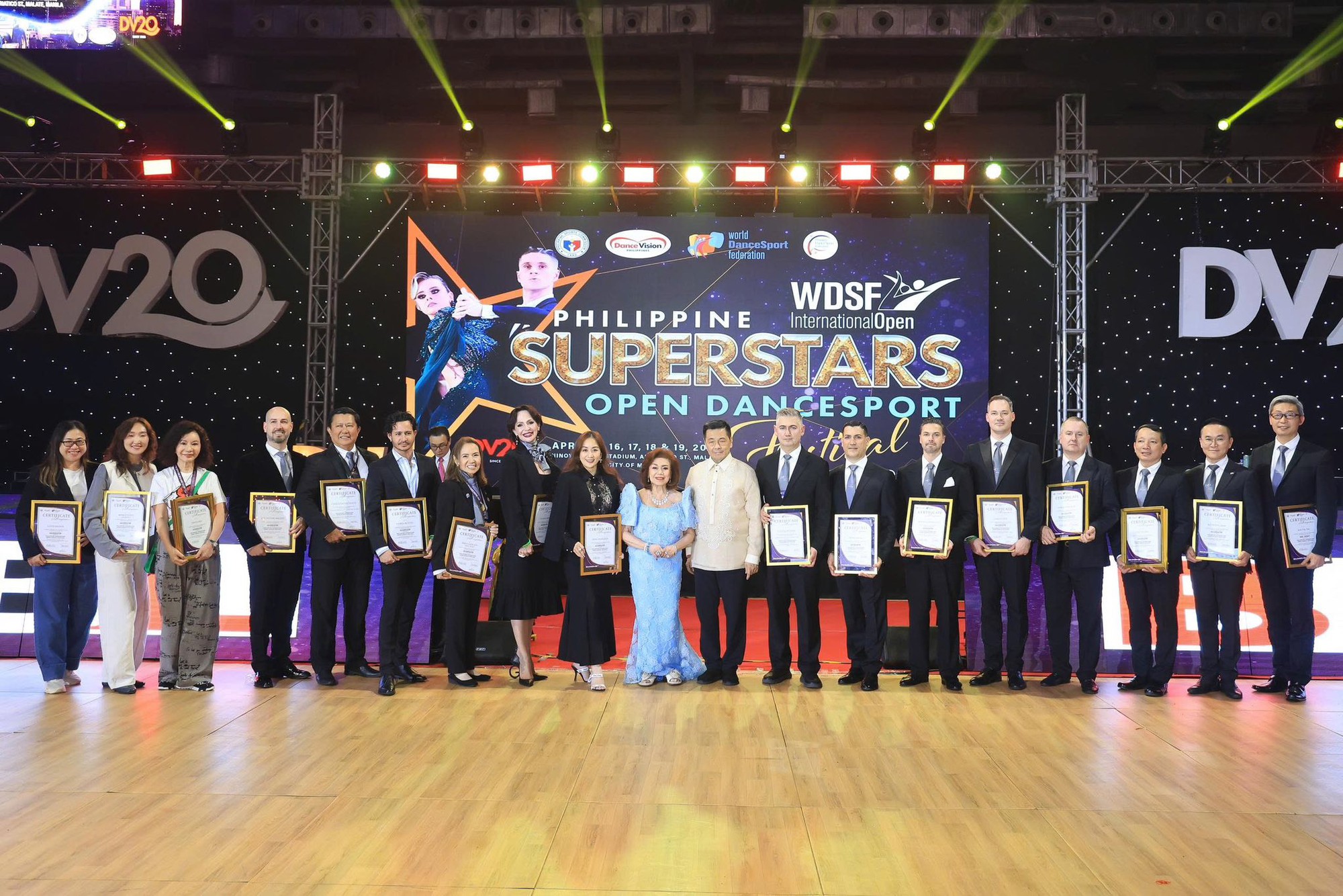 Kh&aacute;nh Thi khẳng định đẳng cấp trọng t&agrave;i tại Giải DanceSport Đ&ocirc;ng Nam &Aacute;, nhưng tại sao người được khen lại l&agrave; Hồng Thi? - Ảnh 4.