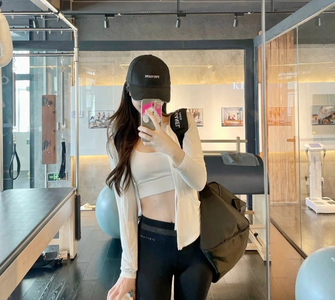 30 tuổi, t&ocirc;i chi tiền cho những thứ &ldquo;kh&ocirc;ng ai trầm trồ&rdquo;: Ng&agrave;y đi l&agrave;m mặc bộ đồ v&agrave;i trăm ngh&igrave;n, tối về ngủ tr&ecirc;n chiếc đệm 30 triệu đồng- Ảnh 3.