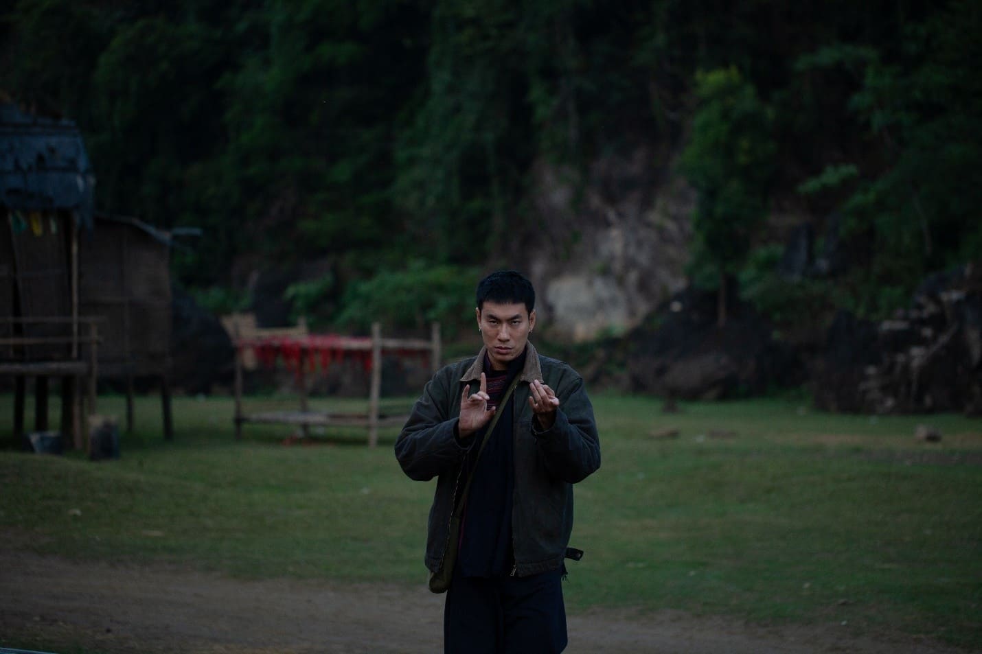 Đường đua phim Việt dịp lễ 30/4: Kinh dị thắng thế, đạo diễn trăm tỷ ng&atilde; ngựa?- Ảnh 5.