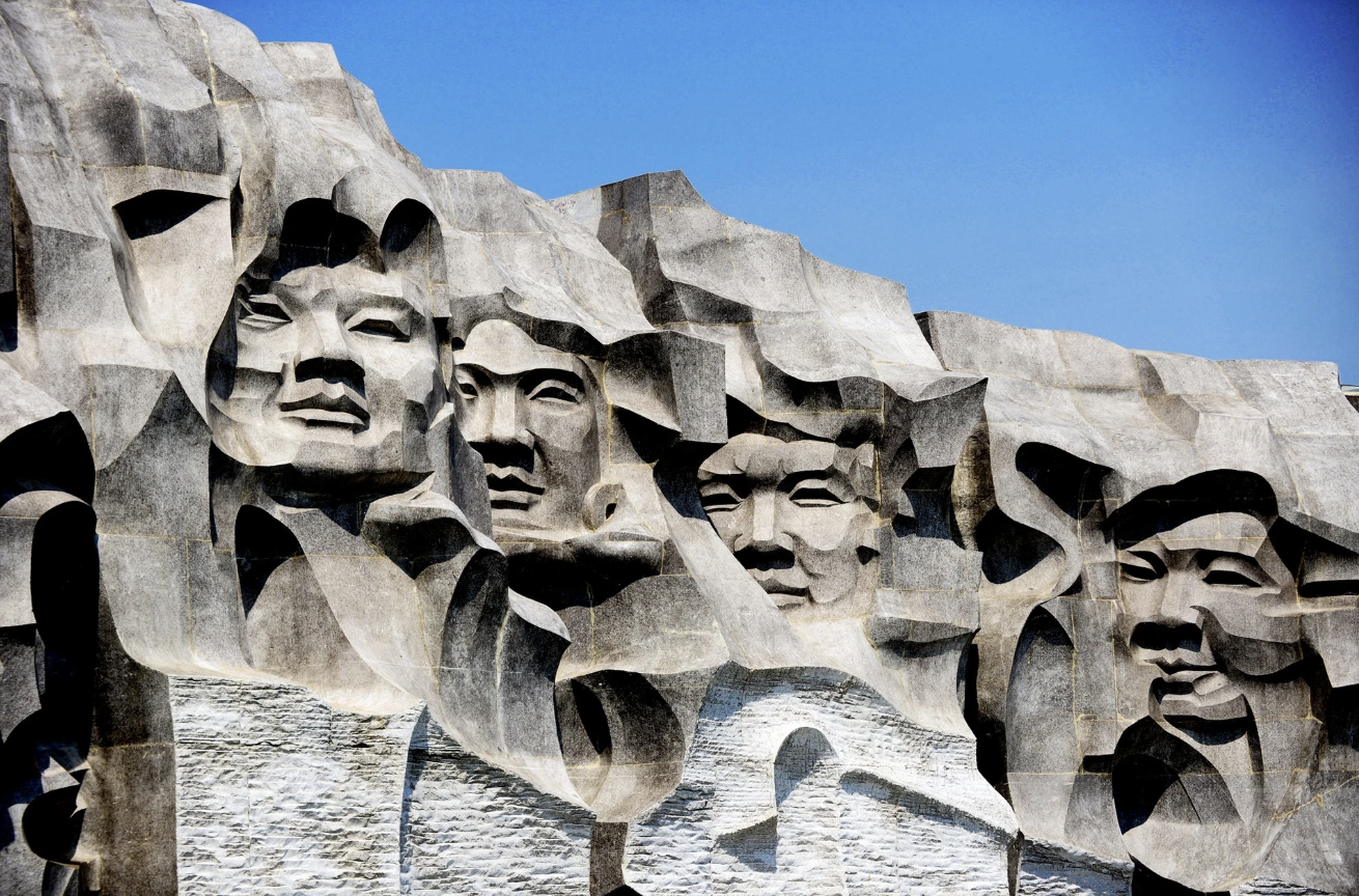 Dịch chuyển 20 ng&agrave;n tấn đ&aacute; x&acirc;y kiệt t&aacute;c 411 tỷ lớn nhất Đ&ocirc;ng Nam &Aacute;, tỉnh miền Trung đạt doanh thu kỷ lục 11.000 tỷ đồng- Ảnh 4.