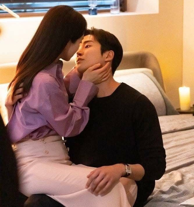 C&oacute; n&ecirc;n tắm trước khi l&agrave;m "chuyện ấy" kh&ocirc;ng? - Ảnh 1.