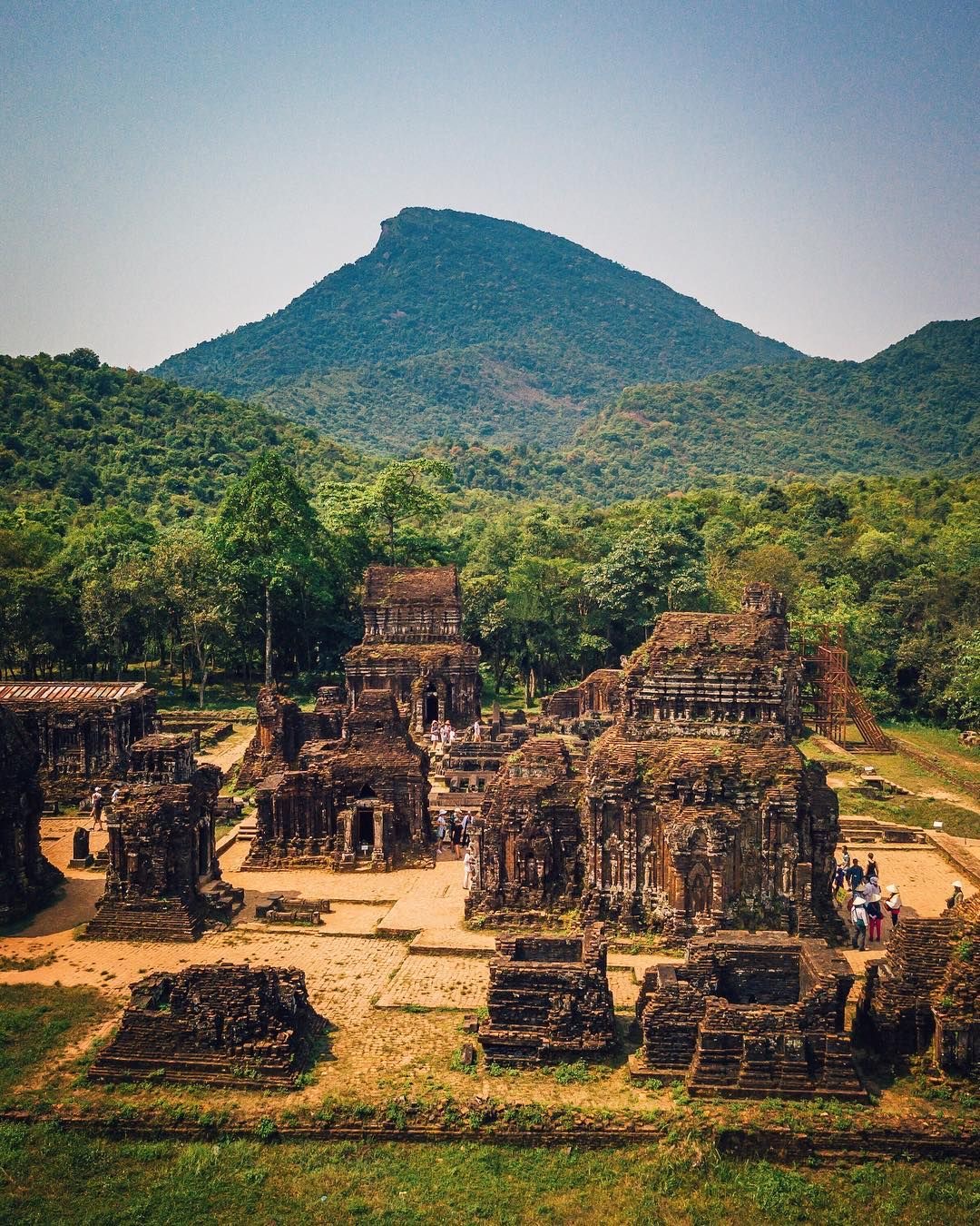 Dịch chuyển 20 ng&agrave;n tấn đ&aacute; x&acirc;y kiệt t&aacute;c 411 tỷ lớn nhất Đ&ocirc;ng Nam &Aacute;, tỉnh miền Trung đạt doanh thu kỷ lục 11.000 tỷ đồng- Ảnh 6.