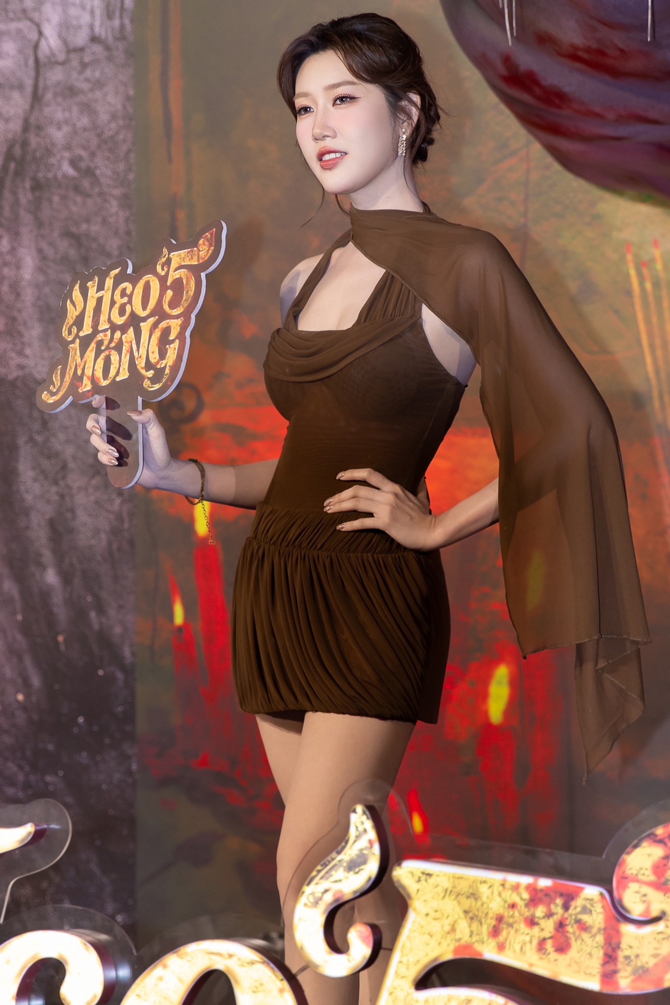 Thảm đỏ HOT nhất h&ocirc;m nay: Tam Triều D&acirc;ng - V&otilde; Điền Gia Huy d&iacute;nh như sam, Jun Vũ - Thu&yacute; Ng&acirc;n đẹp lo&aacute; cả mắt- Ảnh 7.