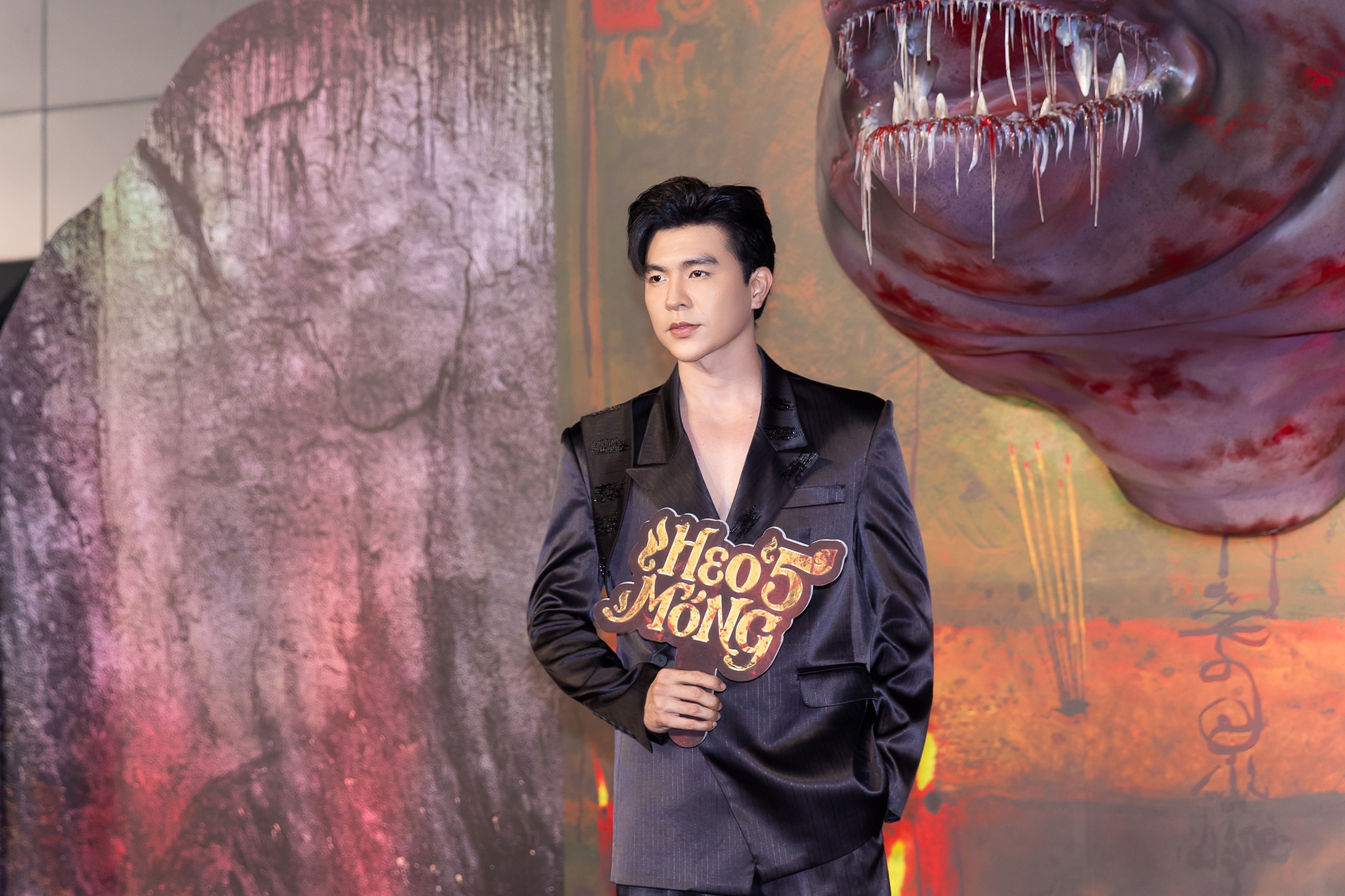 Thảm đỏ HOT nhất h&ocirc;m nay: Tam Triều D&acirc;ng - V&otilde; Điền Gia Huy d&iacute;nh như sam, Jun Vũ - Thu&yacute; Ng&acirc;n đẹp lo&aacute; cả mắt- Ảnh 22.