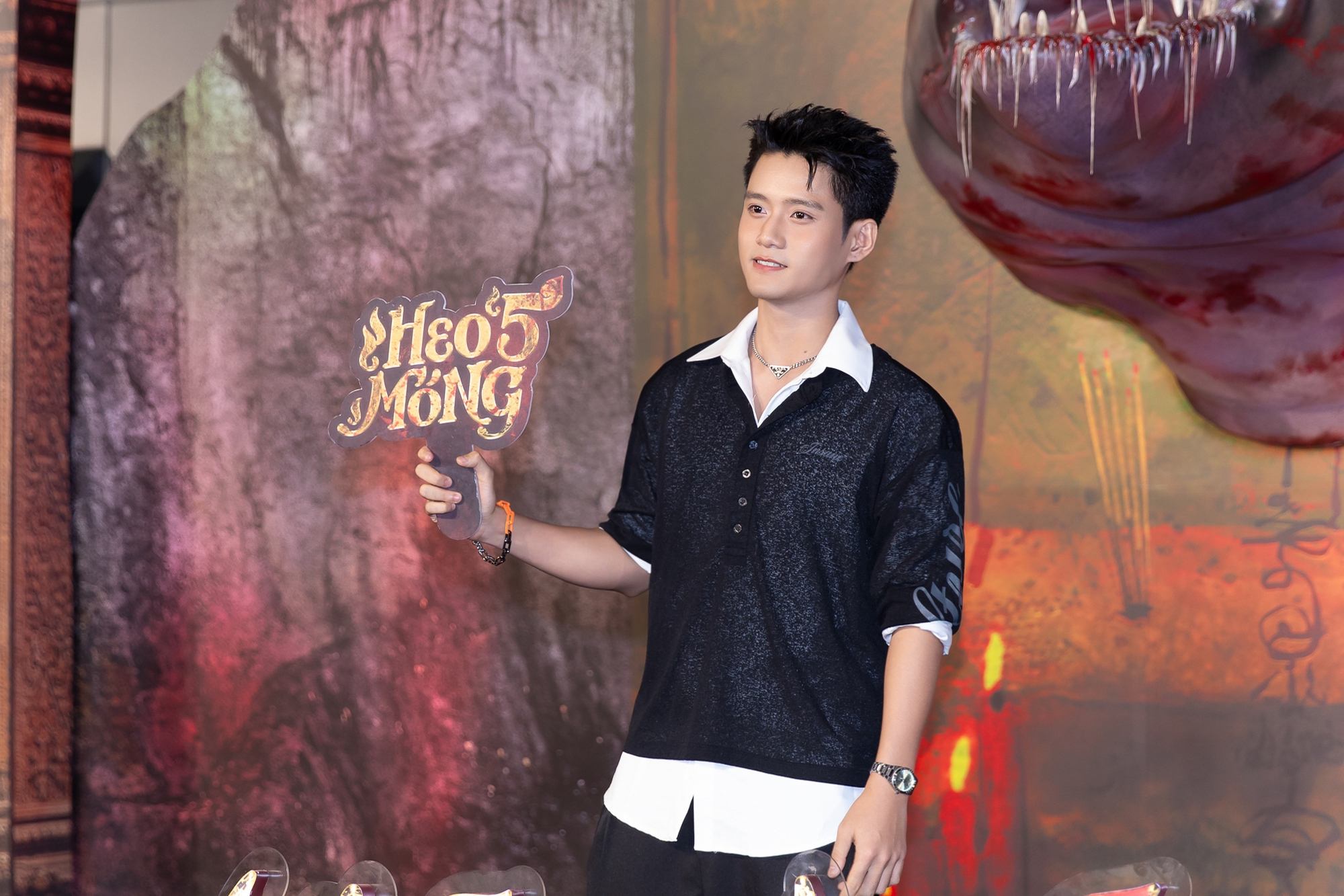 Thảm đỏ HOT nhất h&ocirc;m nay: Tam Triều D&acirc;ng - V&otilde; Điền Gia Huy d&iacute;nh như sam, Jun Vũ - Thu&yacute; Ng&acirc;n đẹp lo&aacute; cả mắt- Ảnh 20.