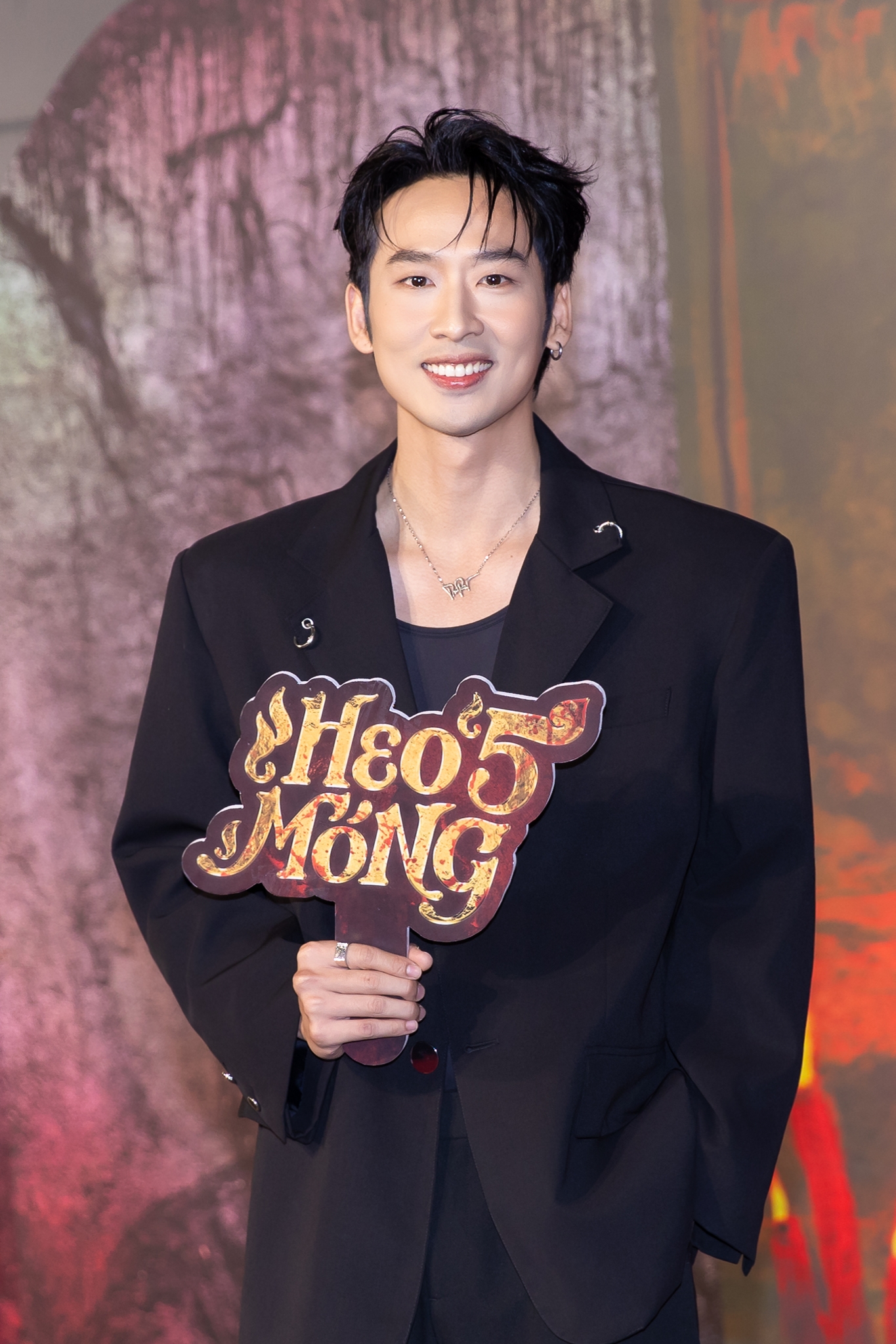 Thảm đỏ HOT nhất h&ocirc;m nay: Tam Triều D&acirc;ng - V&otilde; Điền Gia Huy d&iacute;nh như sam, Jun Vũ - Thu&yacute; Ng&acirc;n đẹp lo&aacute; cả mắt- Ảnh 24.