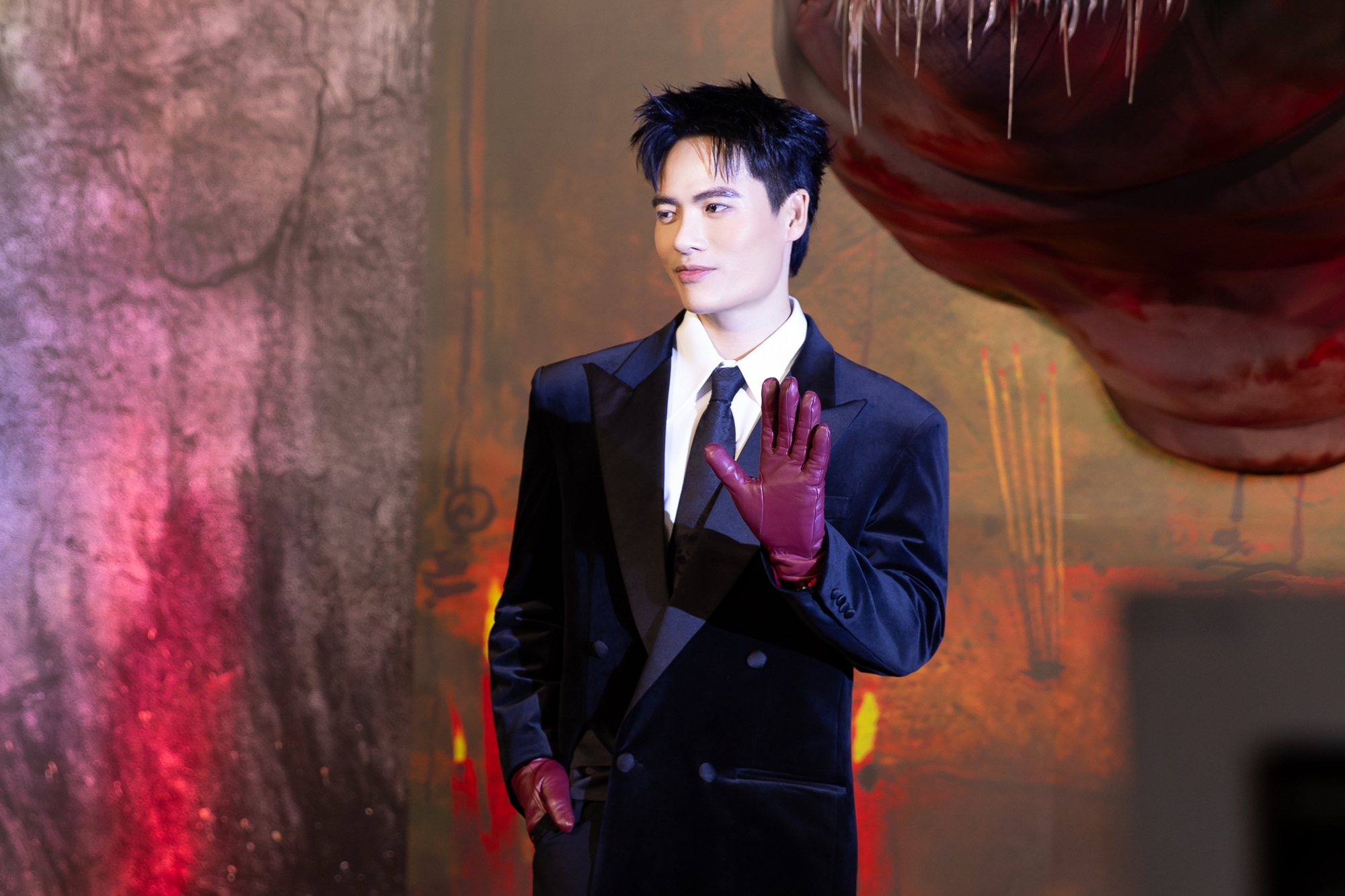 Thảm đỏ HOT nhất h&ocirc;m nay: Tam Triều D&acirc;ng - V&otilde; Điền Gia Huy d&iacute;nh như sam, Jun Vũ - Thu&yacute; Ng&acirc;n đẹp lo&aacute; cả mắt- Ảnh 11.