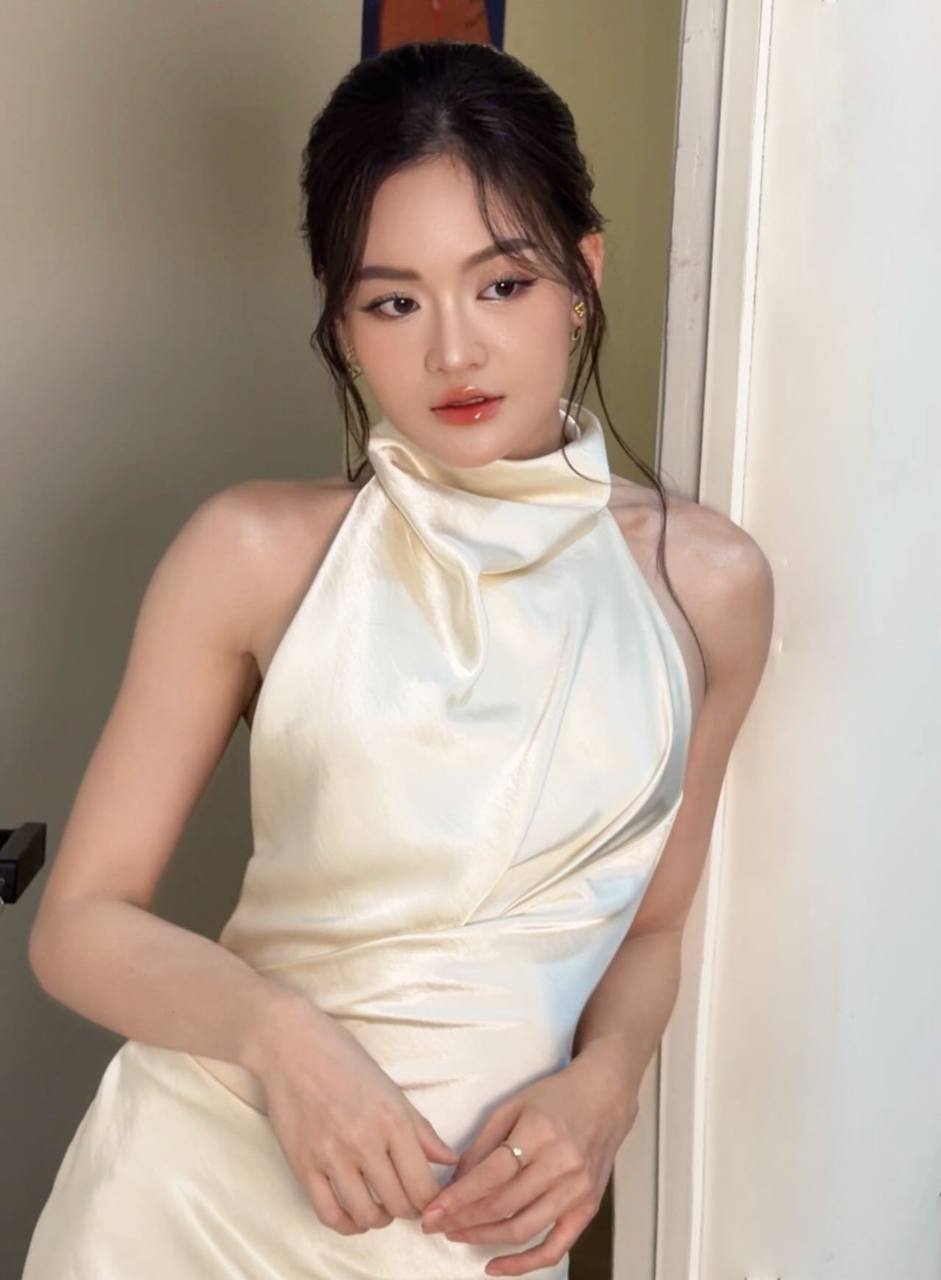 Việt Nam mới c&oacute; một b&oacute;ng lưng cực phẩm, lướt qua rất giống nữ ch&iacute;nh t&agrave;i phiệt trong phim ng&ocirc;n t&igrave;nh- Ảnh 5.