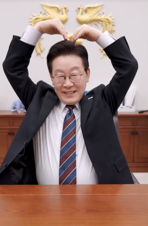 Tổng thống H&agrave;n Quốc đăng video sang thăm Việt Nam l&ecirc;n TikTok: G&oacute;c quay đầy ấn tượng về dải đất h&igrave;nh chữ S- Ảnh 5.