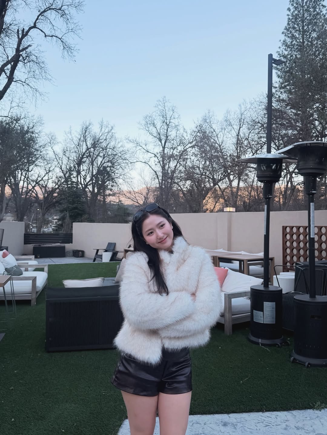 Mỹ nữ cao 1m55 chưa một lần mặc xấu, cứ xuất hiện l&agrave; ph&aacute;t s&aacute;ng trong mọi khung h&igrave;nh- Ảnh 3.