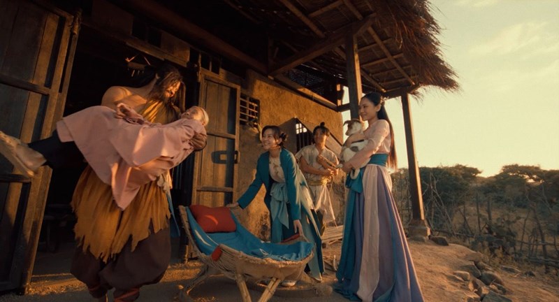 Đường đua phim Việt dịp lễ 30/4: Kinh dị thắng thế, đạo diễn trăm tỷ ng&atilde; ngựa?- Ảnh 7.