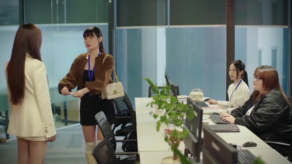 Hết chịu nổi c&aacute;i nết của mỹ nh&acirc;n Việt &ldquo;mặt b&uacute;ng ra chữ đểu&rdquo;: Ngựa non tưởng m&igrave;nh c&aacute;o gi&agrave;, đ&atilde; tham lam c&ograve;n trơ trẽn- Ảnh 3.