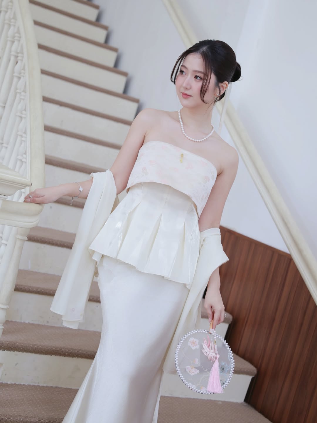 Mỹ nữ cao 1m55 chưa một lần mặc xấu, cứ xuất hiện l&agrave; ph&aacute;t s&aacute;ng trong mọi khung h&igrave;nh- Ảnh 2.