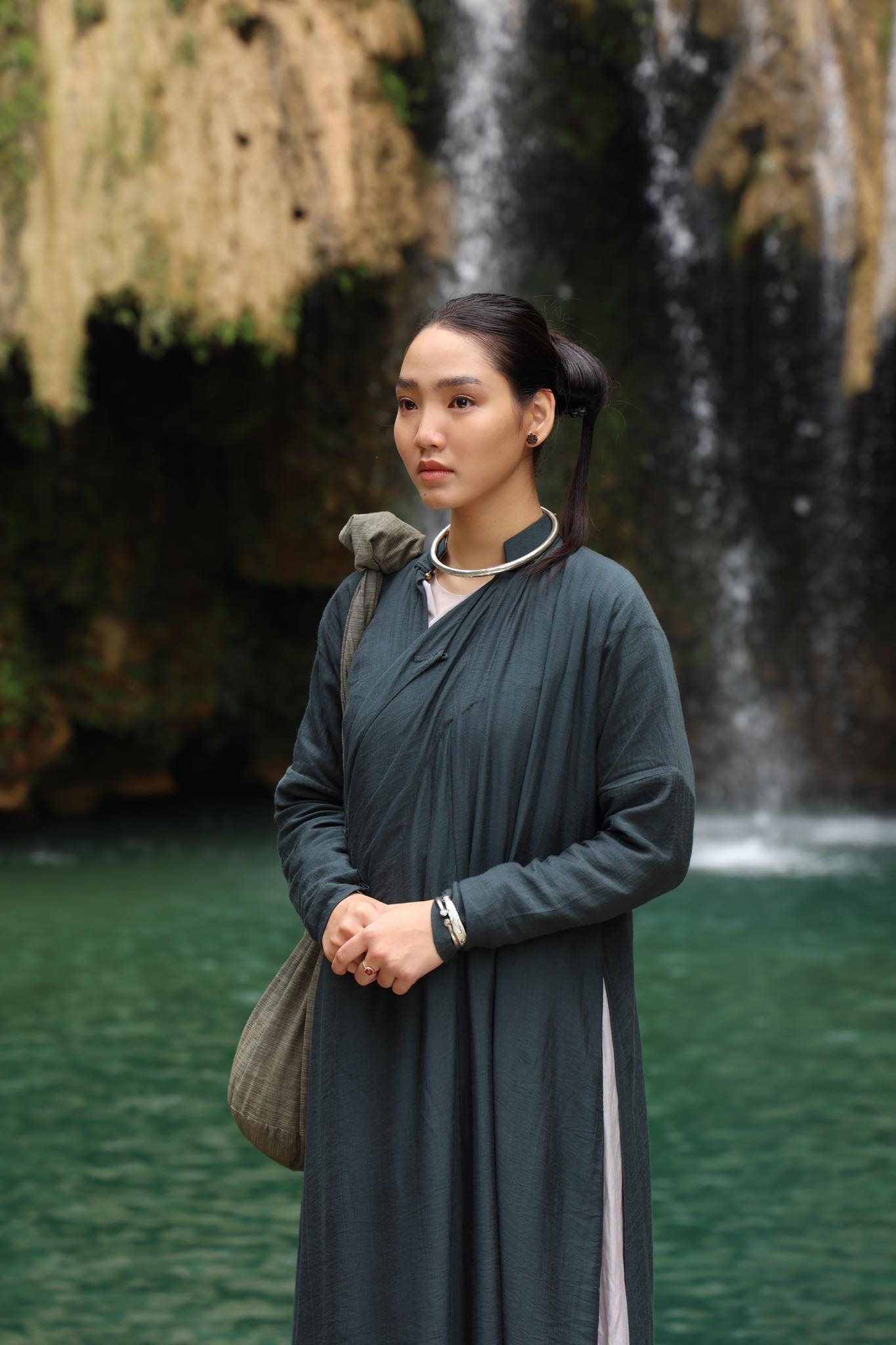 Mỹ nh&acirc;n Việt mới 18 tuổi đ&atilde; c&oacute; 3 phim trăm tỷ trong 1 năm: Visual diễn xuất đủ cả, t&igrave;m kh&ocirc;ng ra người thứ 2- Ảnh 2.