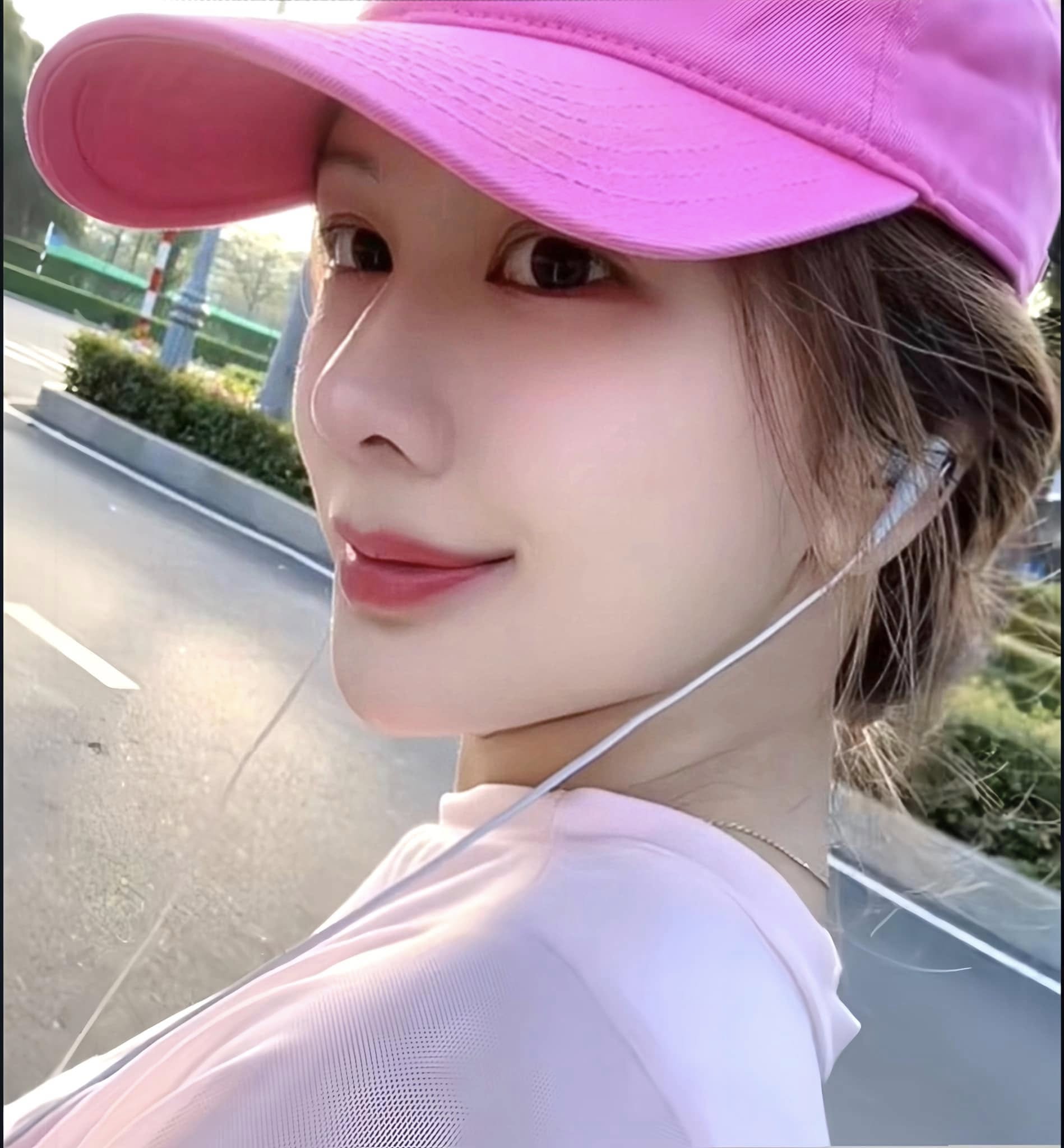 "Người y&ecirc;u Johnny Tr&iacute; Nguyễn": K&eacute;m nam diễn vi&ecirc;n 24 tuổi, được b&aacute;o Trung ca ngợi l&agrave; nữ thần- Ảnh 10.