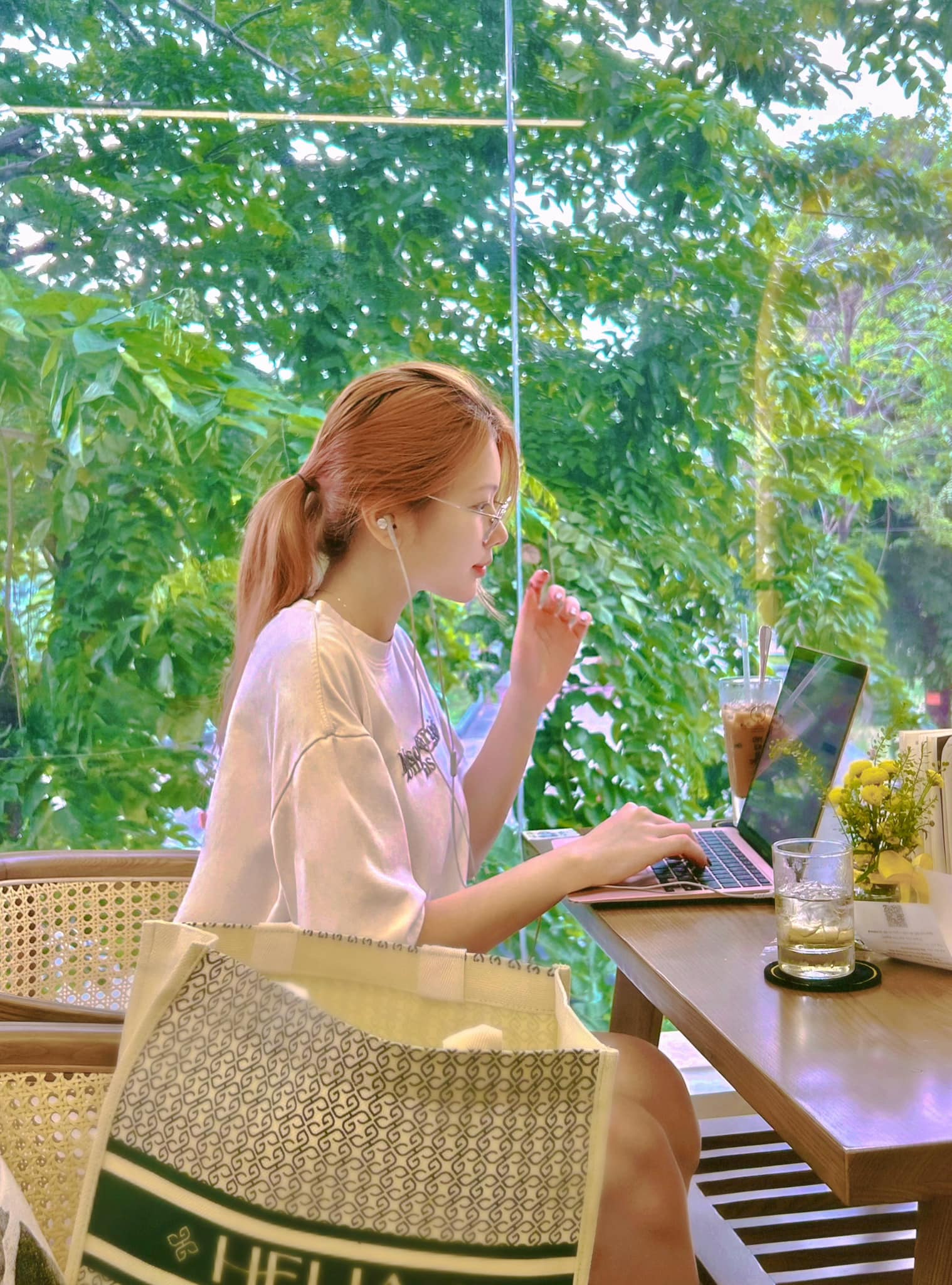 "Người y&ecirc;u Johnny Tr&iacute; Nguyễn": K&eacute;m nam diễn vi&ecirc;n 24 tuổi, được b&aacute;o Trung ca ngợi l&agrave; nữ thần- Ảnh 9.