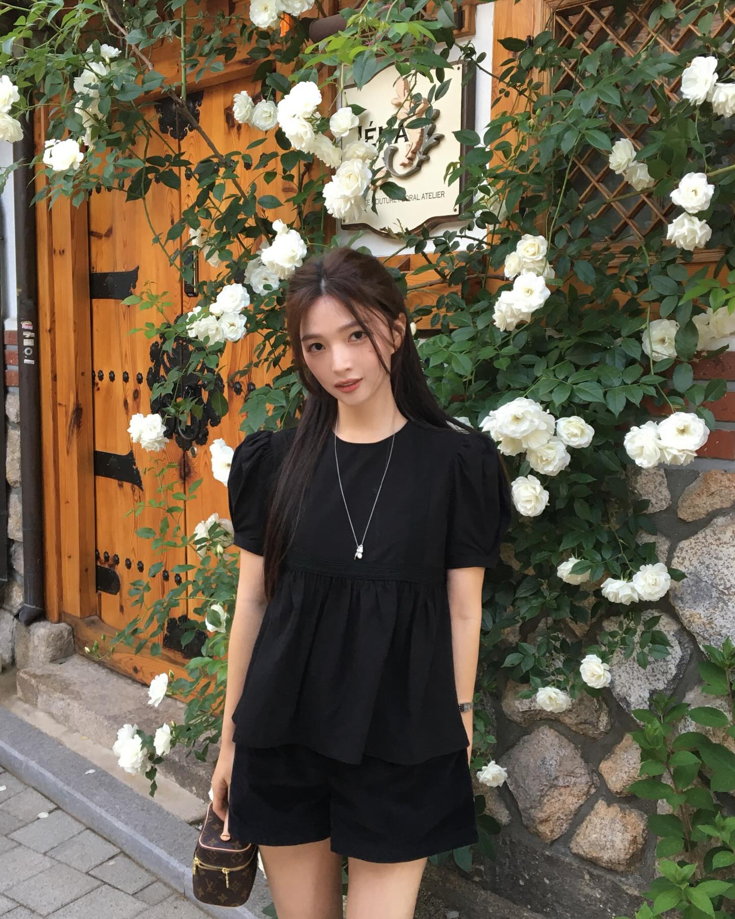 4 c&aacute;ch mặc quần short đẹp kh&oacute; rời mắt trong m&ugrave;a h&egrave;, biết hết l&agrave; style l&ecirc;n một đẳng cấp kh&aacute;c- Ảnh 7.