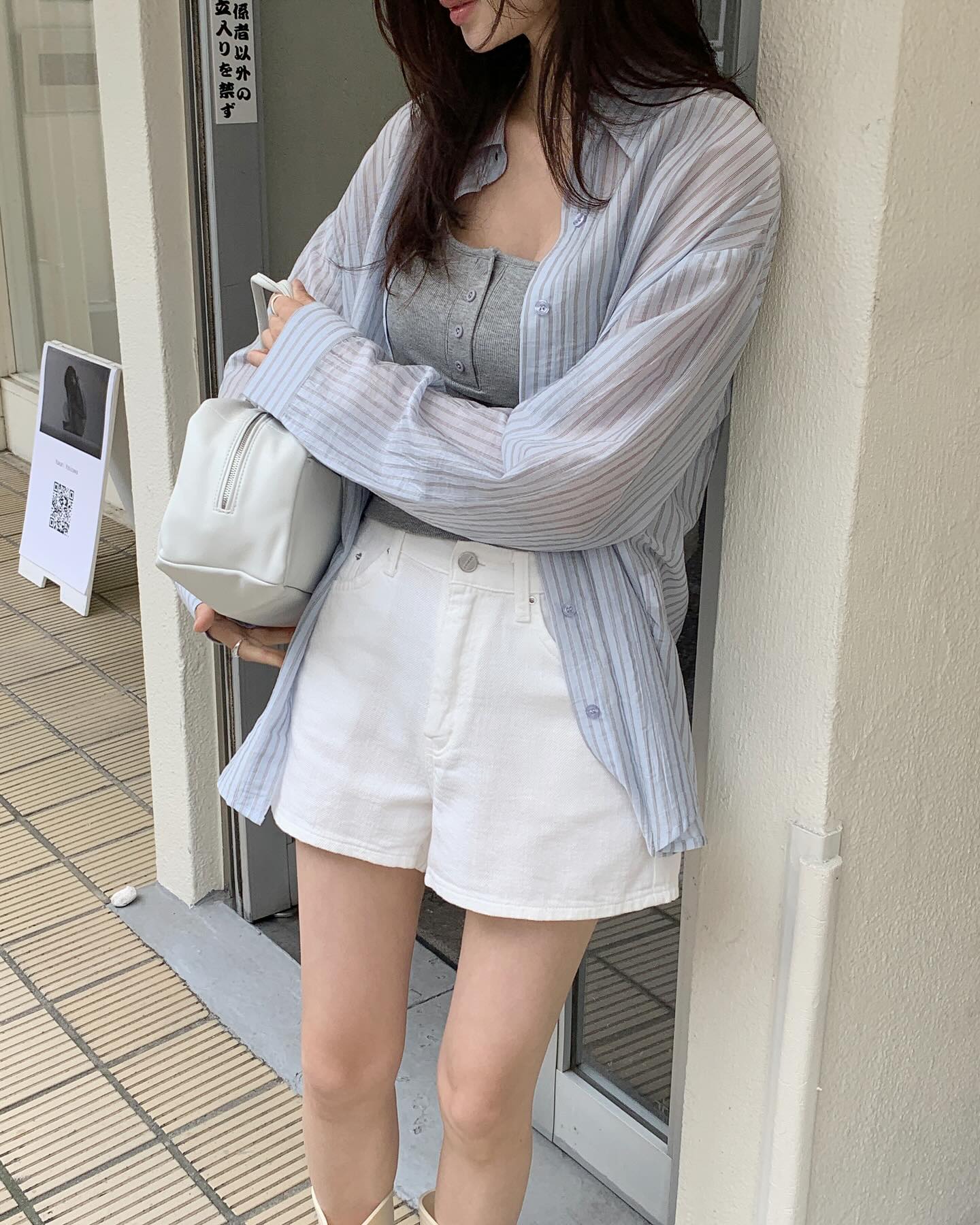 4 c&aacute;ch mặc quần short đẹp kh&oacute; rời mắt trong m&ugrave;a h&egrave;, biết hết l&agrave; style l&ecirc;n một đẳng cấp kh&aacute;c- Ảnh 8.