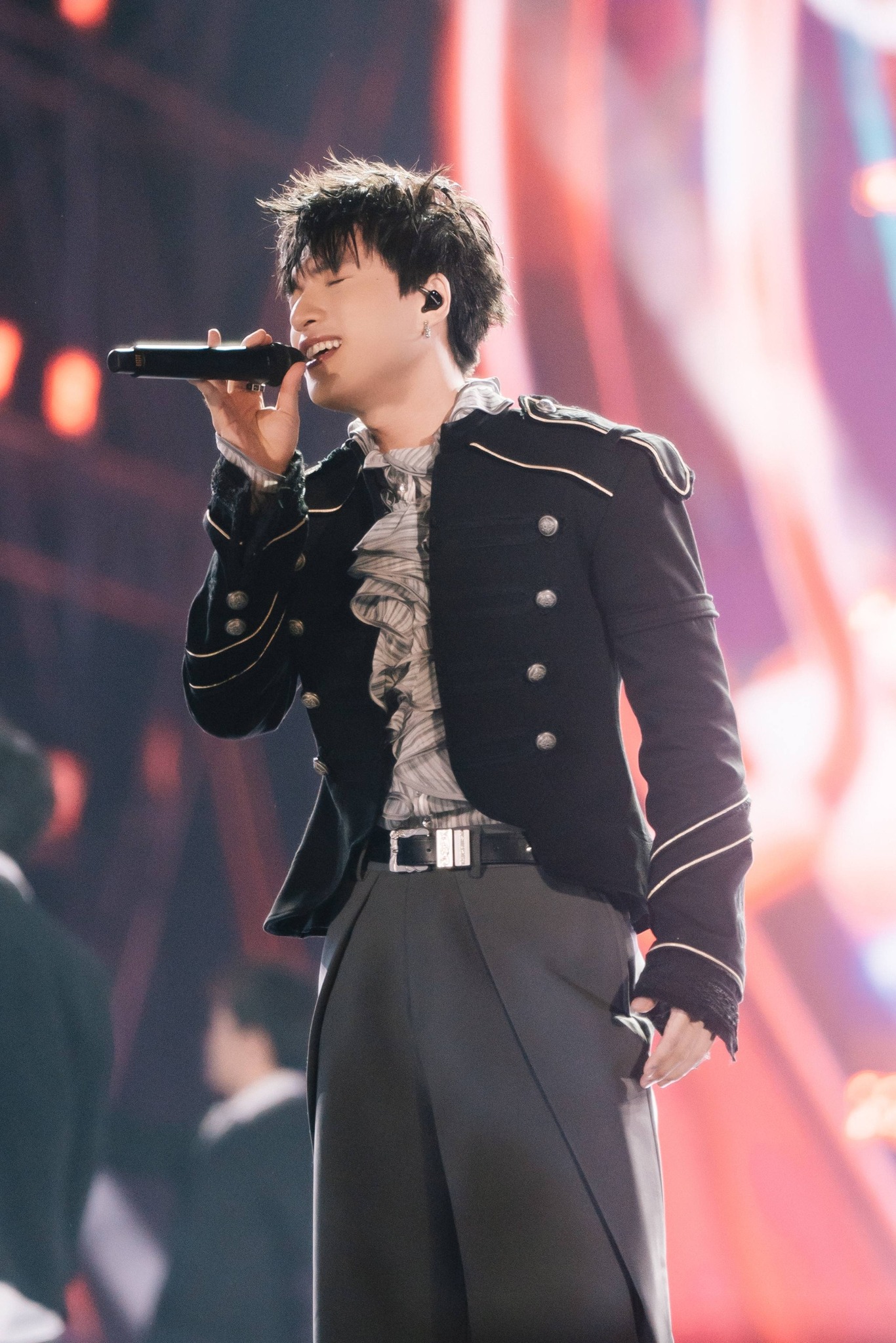 HIEUTHUHAI đ&atilde; gi&agrave;u đến mức n&agrave;y: X&acirc;y nh&agrave; ngay trung t&acirc;m, c&oacute; "50T" v&agrave; hợp đồng l&ecirc;n đến 10 số 0- Ảnh 6.