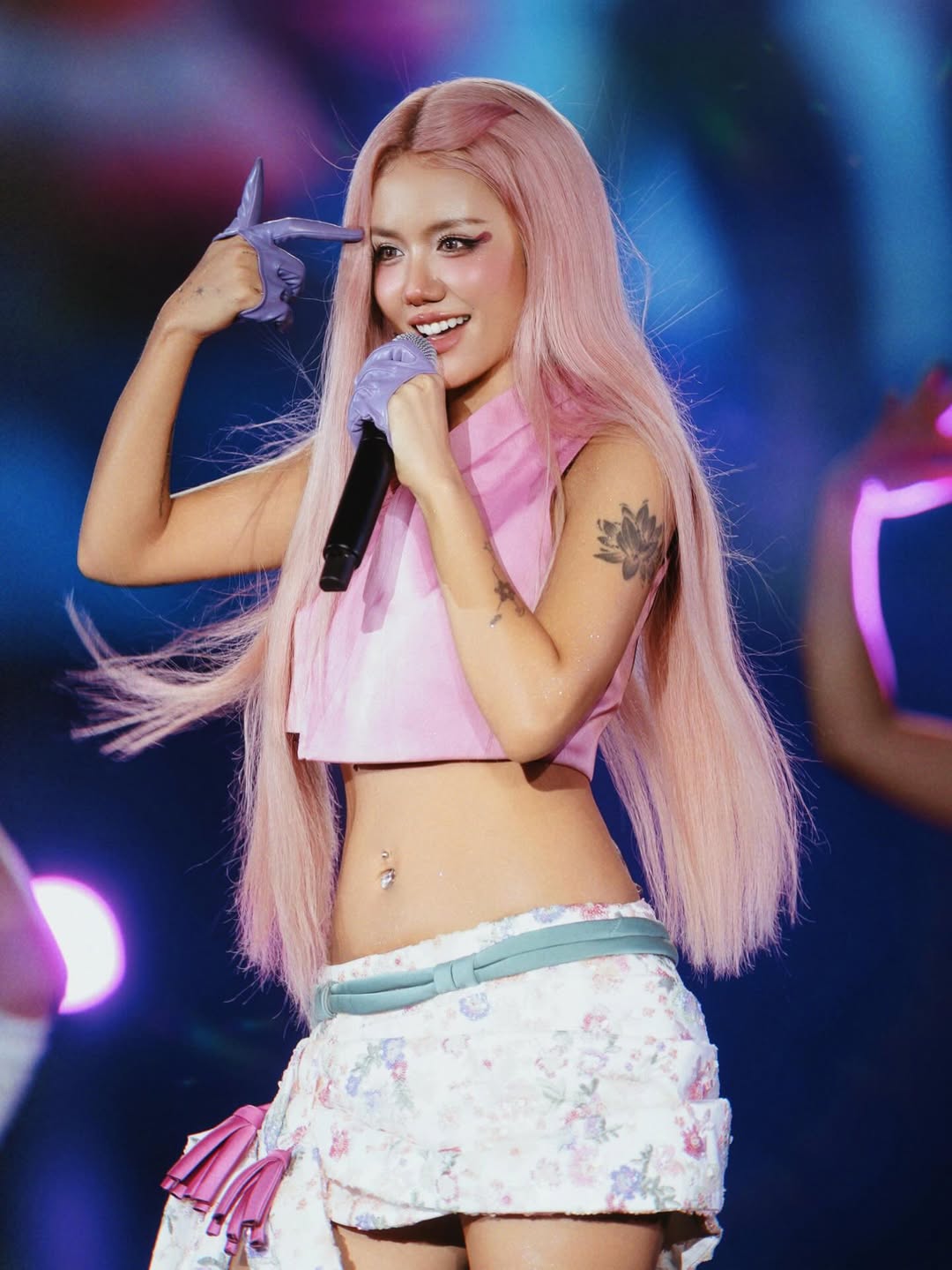 Phương Ly đang toan t&iacute;nh g&igrave; đ&acirc;y: Trang c&aacute; nh&acirc;n trắng x&oacute;a, nh&oacute;m chat hơn 100 ngh&igrave;n fan cũng &ldquo;bay m&agrave;u&rdquo;- Ảnh 2.