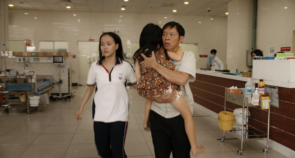 Anh H&ugrave;ng: Bộ phim Việt đầu ti&ecirc;n khiến kh&aacute;n giả ủng hộ kẻ lừa đảo- Ảnh 5.