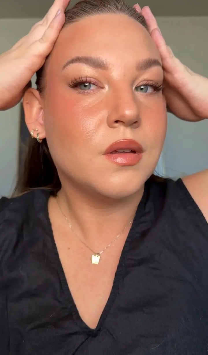 Trend l&agrave;m đẹp g&acirc;y sốt cả giới sao quốc tế: N&acirc;ng cơ mặt tức th&igrave; gi&aacute; 0 đồng- Ảnh 6.