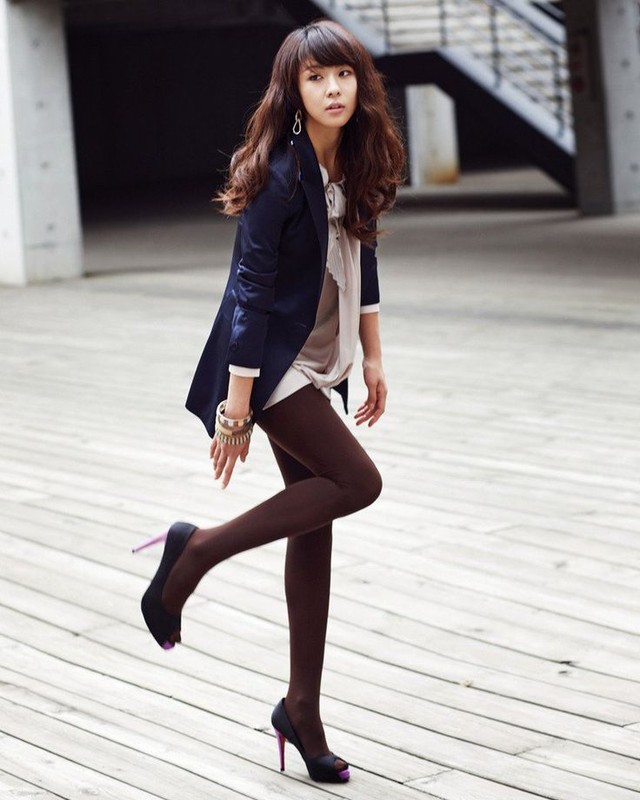 Đ&ocirc;i ch&acirc;n đẹp nức tiếng, Kpop phải ghi danh v&agrave;o lời h&aacute;t của Ha Ji Won giờ ra sao ở tuổi 48?- Ảnh 2.