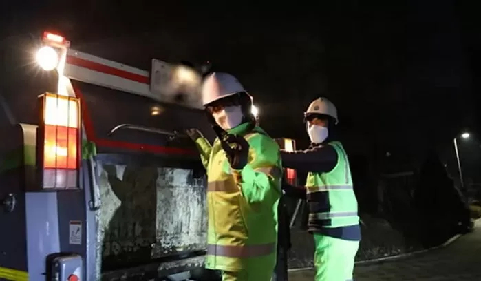 Kh&oacute; tin nữ diễn vi&ecirc;n l&agrave;m gi&uacute;p việc cho nh&agrave; đồng nghiệp, tối đến l&agrave;m c&ocirc;ng nh&acirc;n vệ sinh m&ocirc;i trường - Ảnh 2.