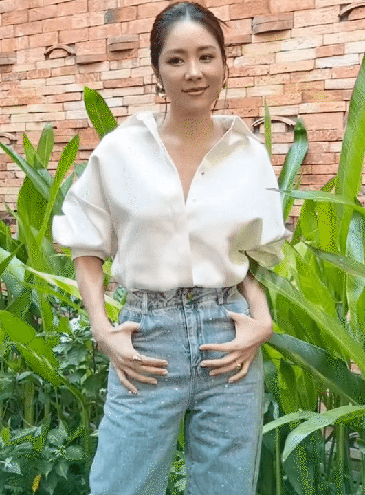 Ch&iacute;nh thất trong "B&oacute;ng ma hạnh ph&uacute;c": Ngo&agrave;i đời "l&atilde;o h&oacute;a ngược", tuổi 40 vẫn sang chảnh, c&aacute; t&iacute;nh kh&oacute; rời mắt- Ảnh 21.